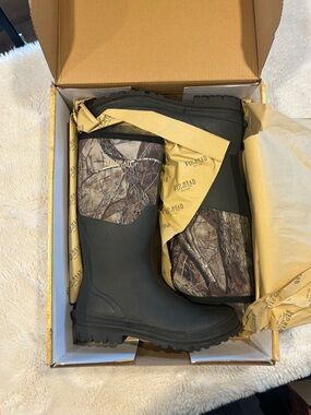 NWT RedHead Camo Utility Waterproof Rubber Boots Men’s Size 12